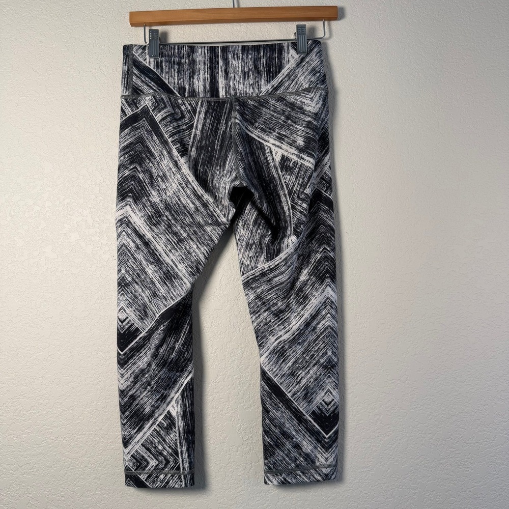 Lululemon Leggings Size‎ 6 Geometric Print Align Pant 25" Crop Stretch Yoga Gym - Picture 2 of 8